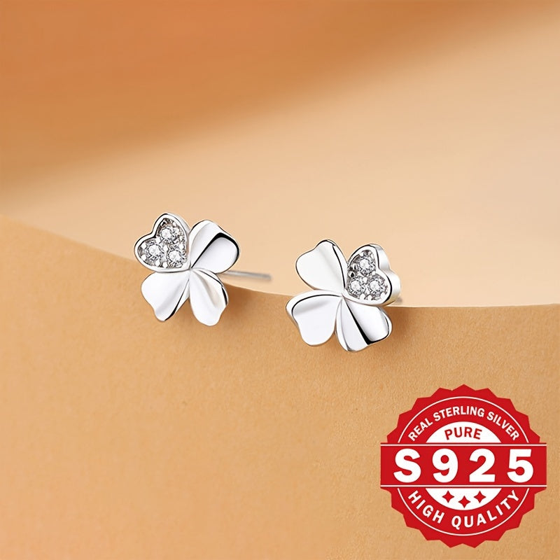 A pair of four-leaf earrings with zircon plating, pure silver s925