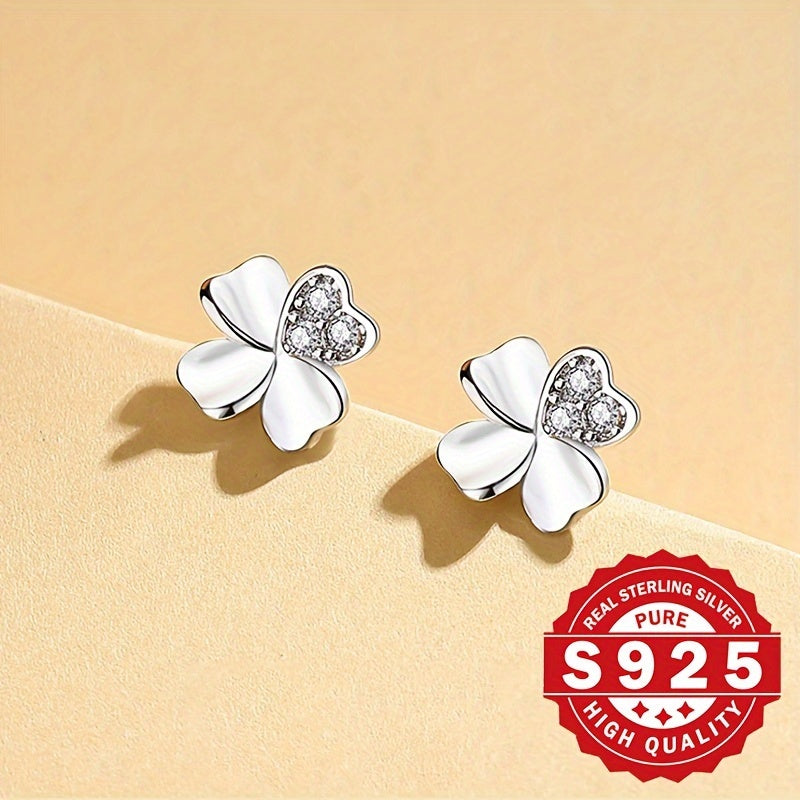 A pair of four-leaf earrings with zircon plating, pure silver s925