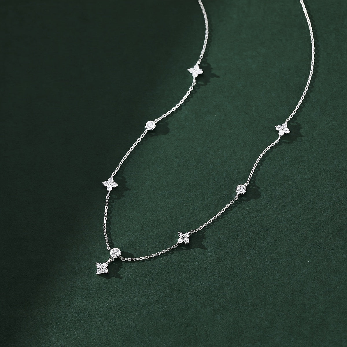 Elegant French-style necklace made of 925 sterling silver