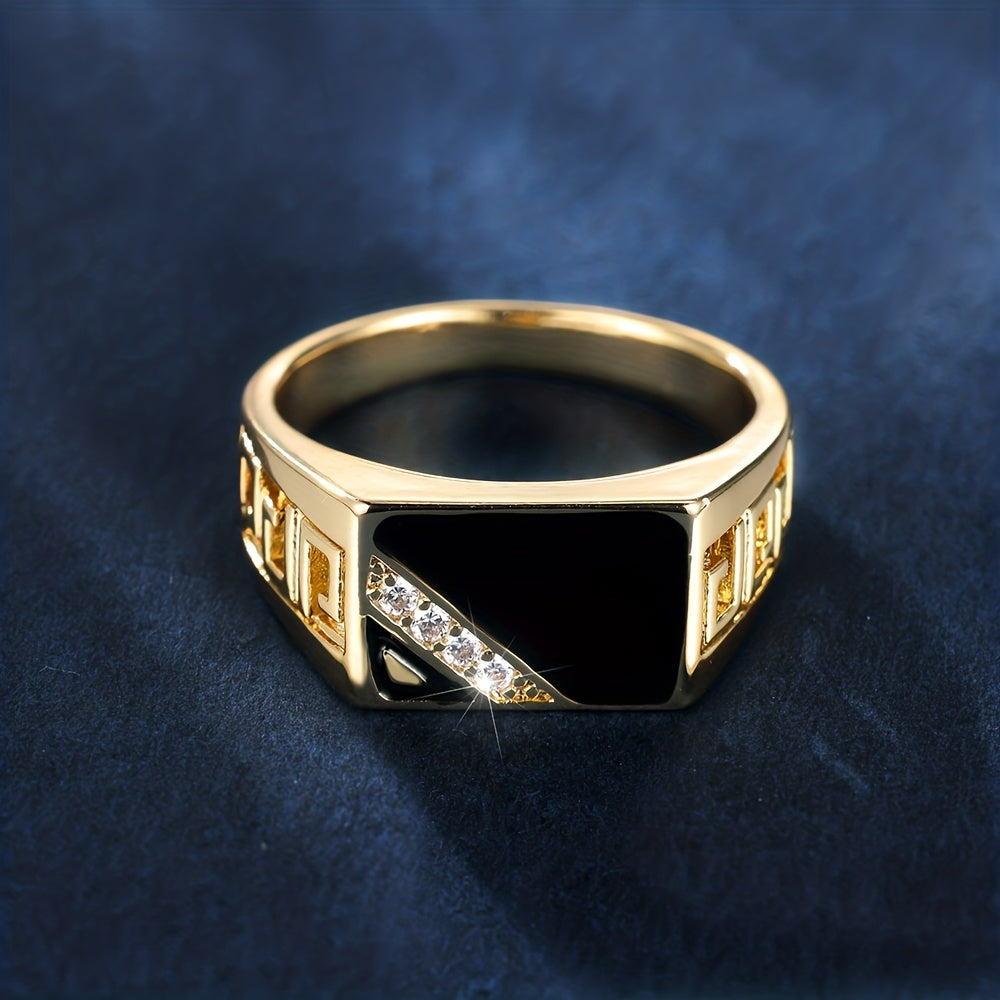 Classic triangular ring with oil drop