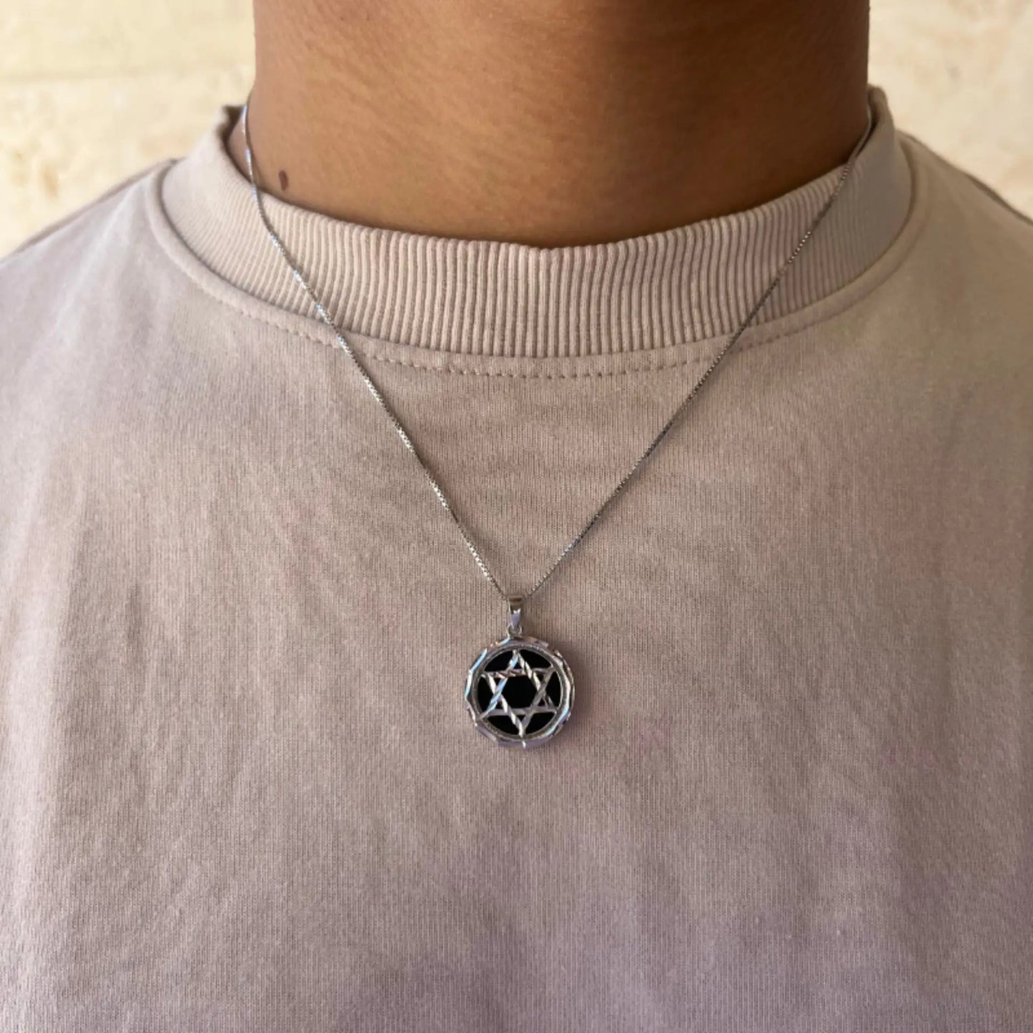 שרשרת כסף 925 עם תליון מגן דוד בעיצוב מודרני