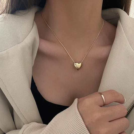 Classic gold heart necklace