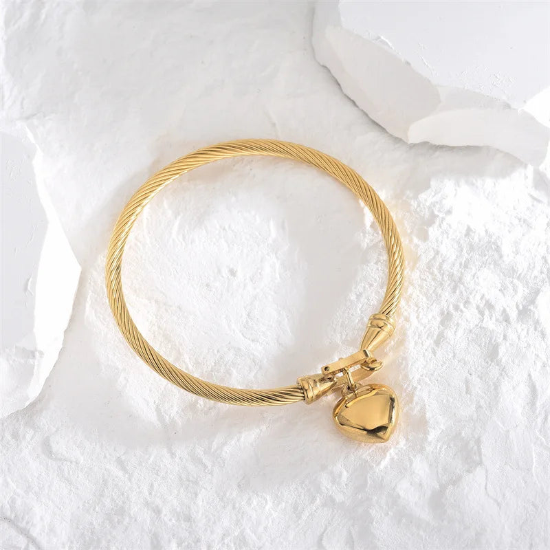 18K Gold Heart Bracelet in Stainless Steel