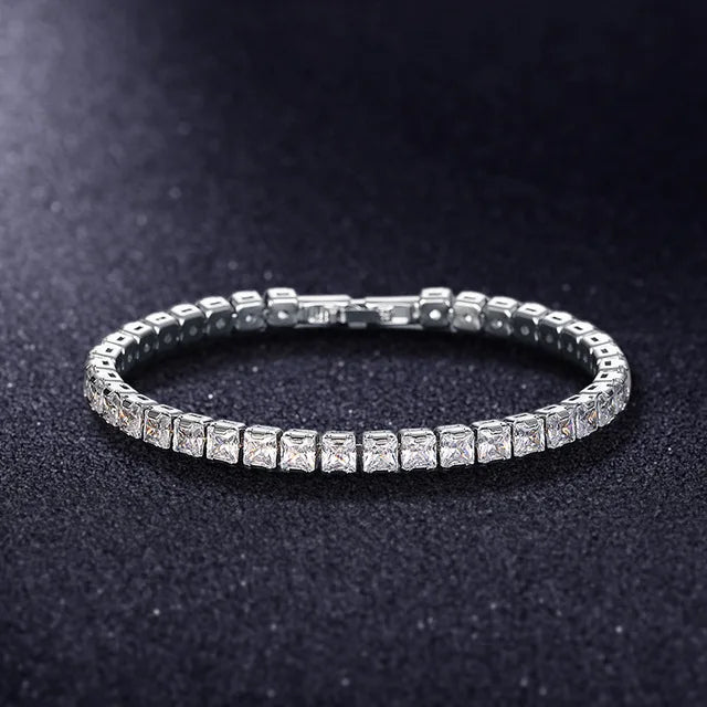 Luxurious silver bracelet 