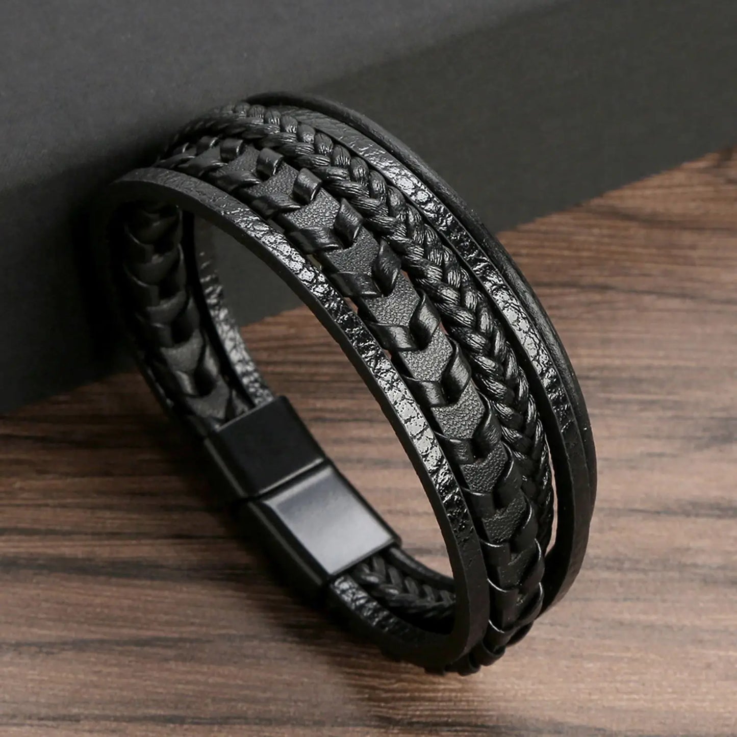 Classic men's beaded leather bracelet 