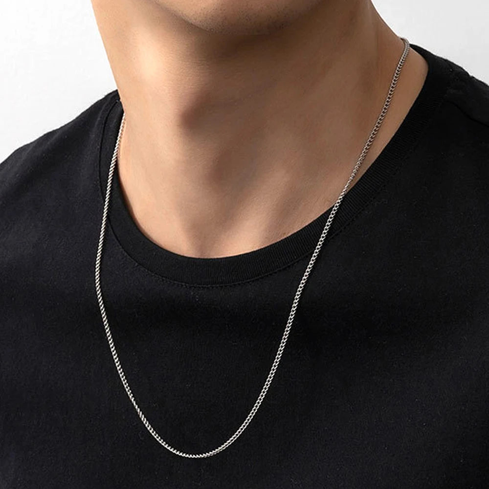 Classic long necklace