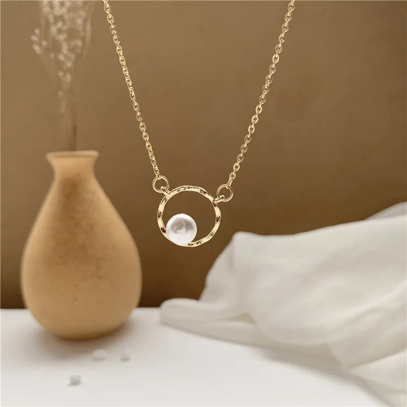 Luxurious pendant necklace 