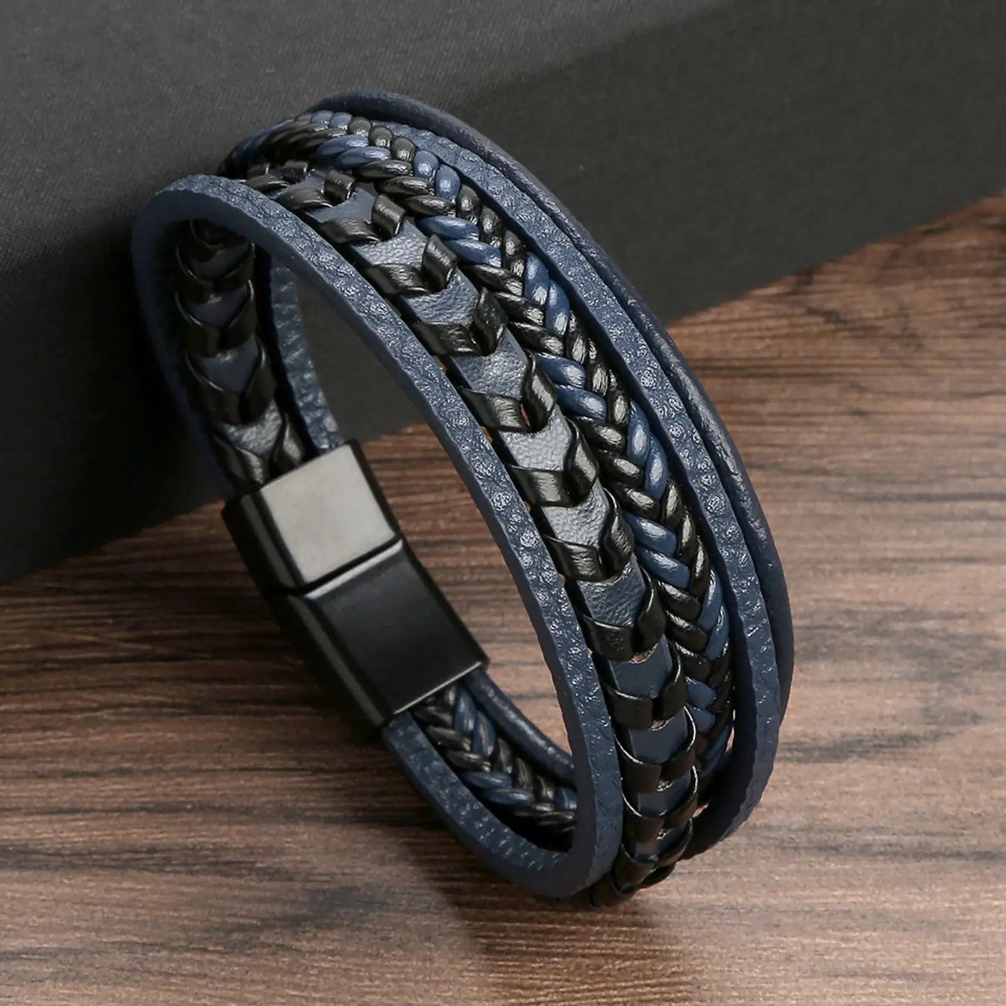 Classic men's beaded leather bracelet 