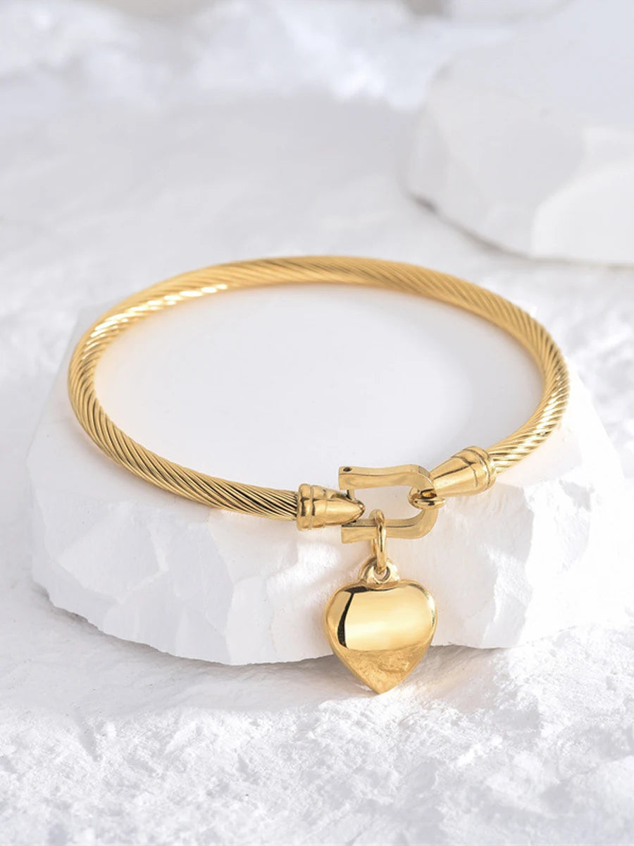 18K Gold Heart Bracelet in Stainless Steel