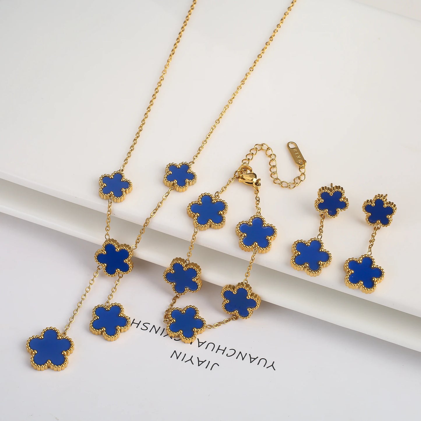 Gold five-leaf flower necklace 