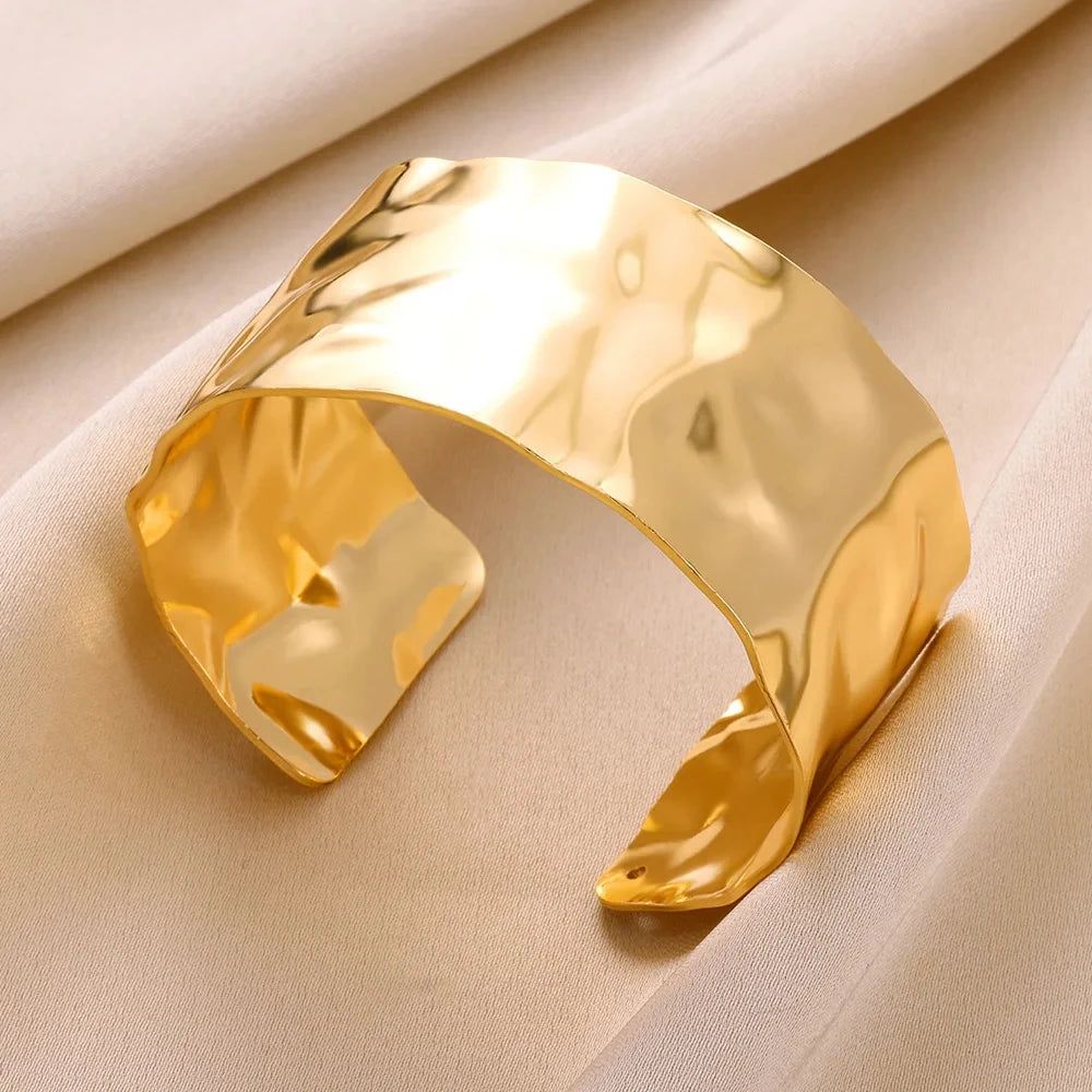 Classic gold color bracelet 