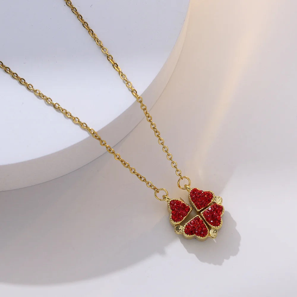 Heart-shaped clover necklace 