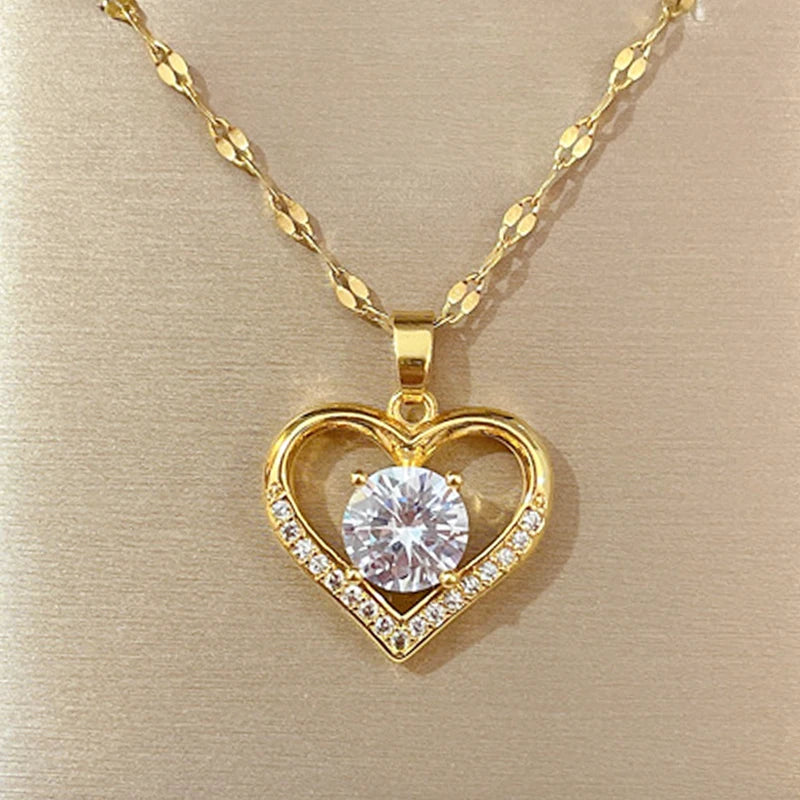 Luxurious heart necklace 