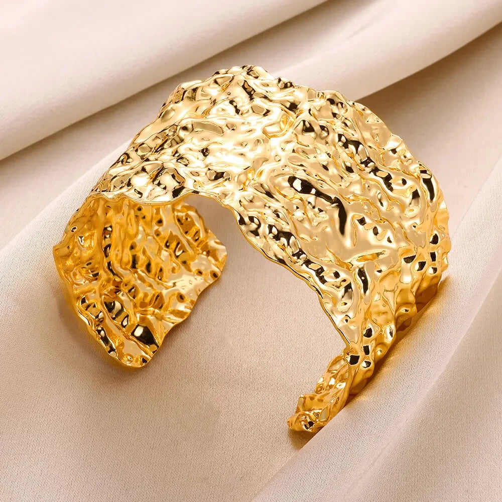 Classic gold color bracelet 