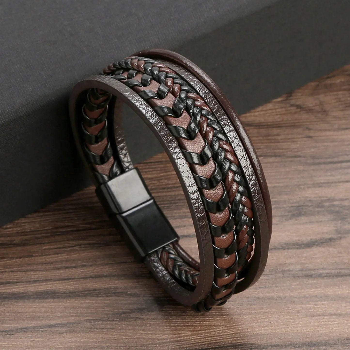 Classic men's beaded leather bracelet 