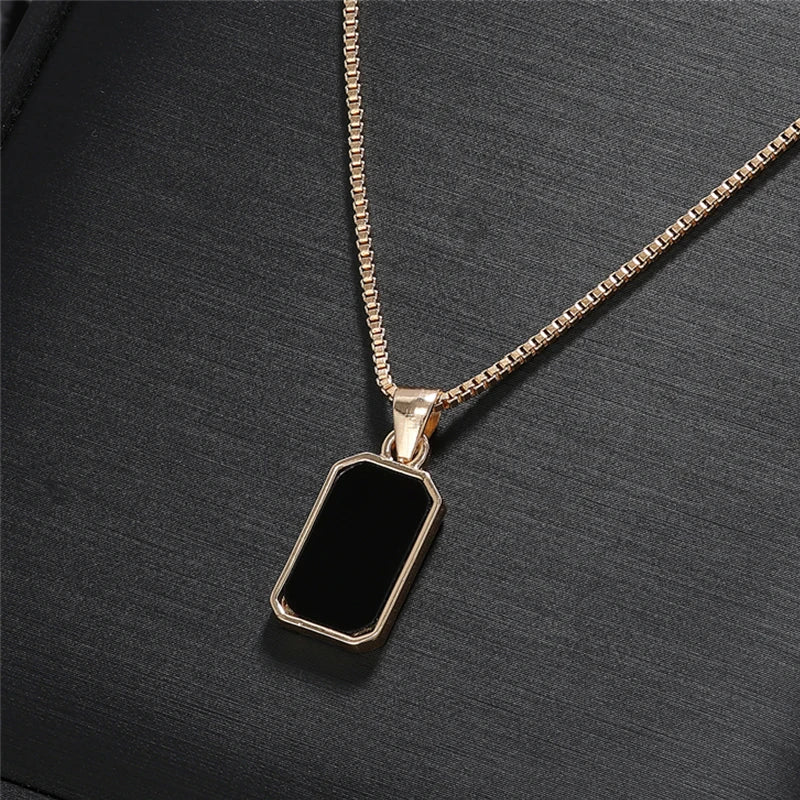 Minimalist rectangular pendant necklace in gold color 